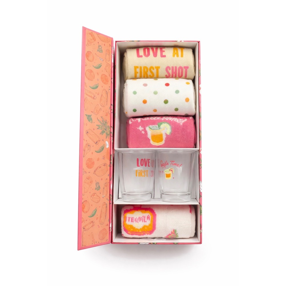 Picante Chica Tequila Gift‎ Set 4 Pairs Socks Size 5-10 + 2-2oz Shot Glasses NWB
